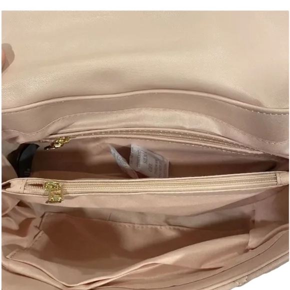 NWT 🚫CallOuts🚫Badgley Mishka Pink Blush Quilted Crossbody with studs - Picture 6 of 14